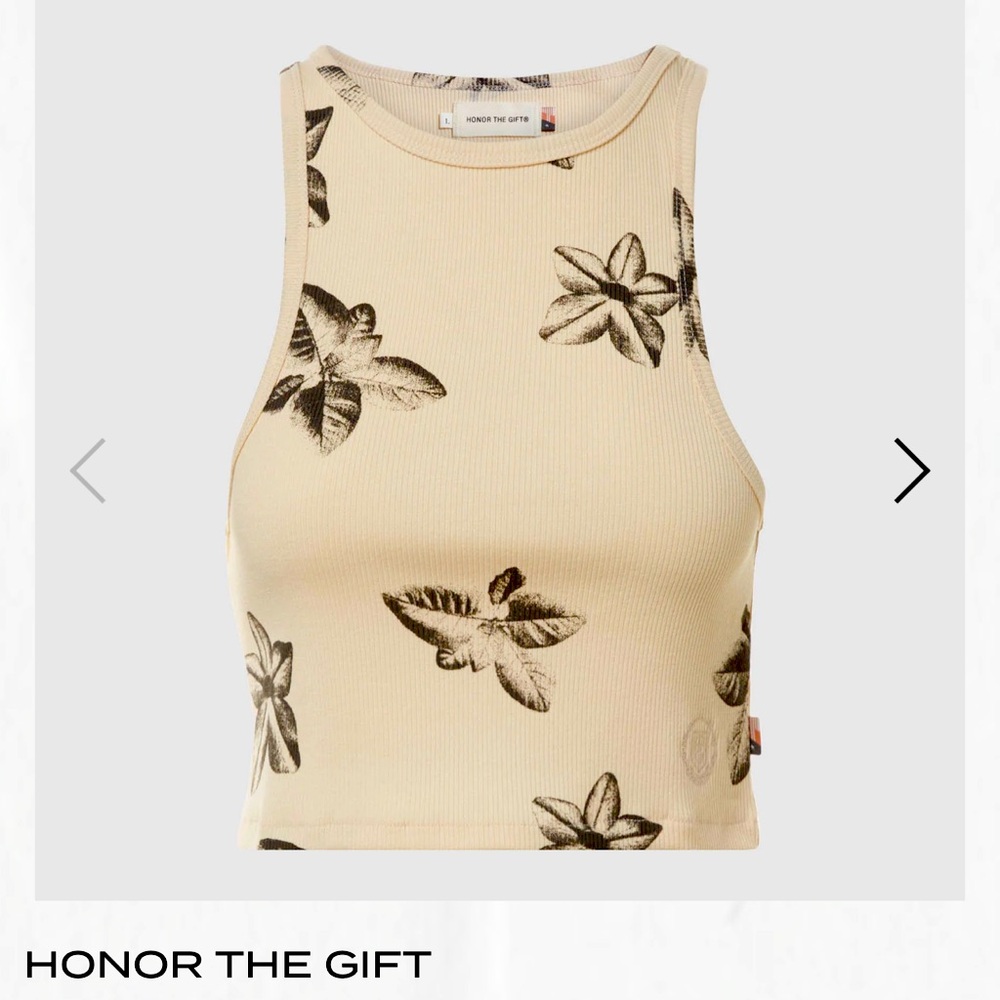 Brand new with tags Honor the Gift, Large slightly cropped crewneck tank.